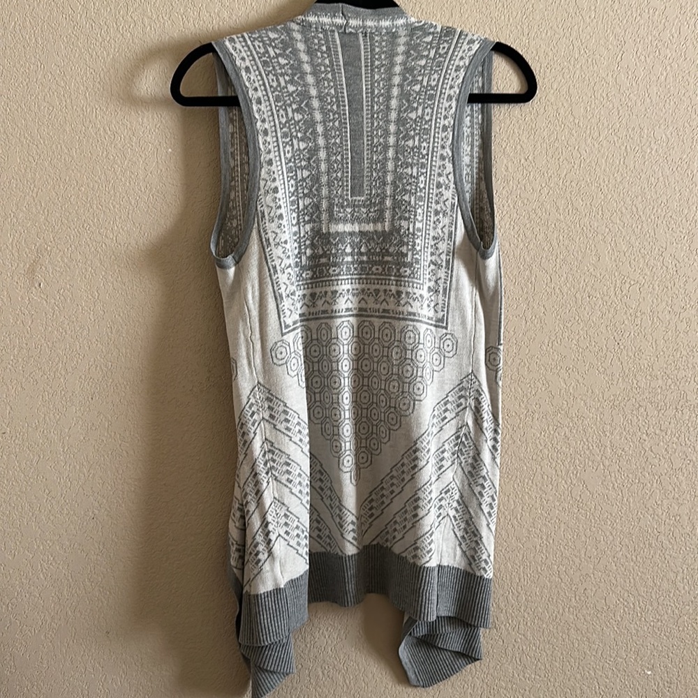 Vest - Picture 4 of 4
